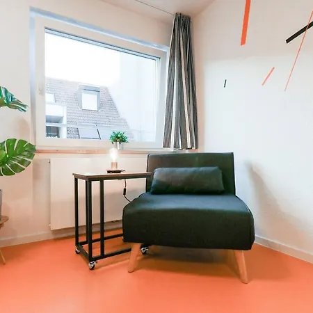Stylish & Comfy Private At City Center Shared Bathroom, Kitchen, Diningroom