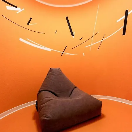 Stylish & Comfy Private At City Center Shared Bathroom, Kitchen, Diningroom Apartman Mannheim